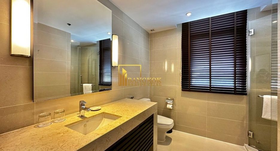 À louer 3 chambres appartement avec services à Sathon, Bangkok