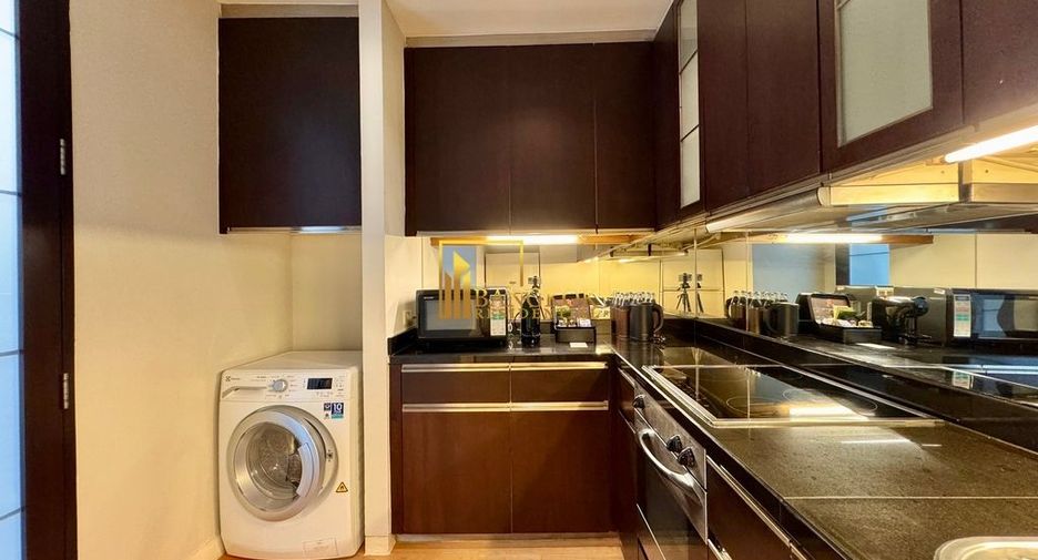 Apartamento con servicios en alquiler de 2 habitaciones en Khlong Toei, Bangkok