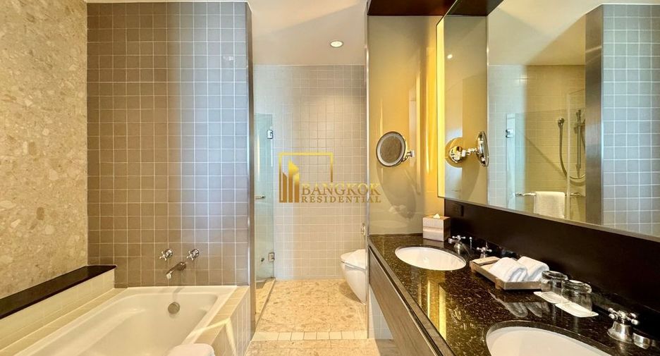 Apartamento con servicios en alquiler de 2 habitaciones en Khlong Toei, Bangkok