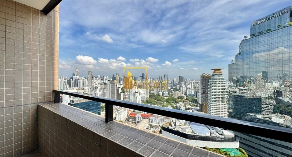 Apartamento con servicios en alquiler de 2 habitaciones en Khlong Toei, Bangkok
