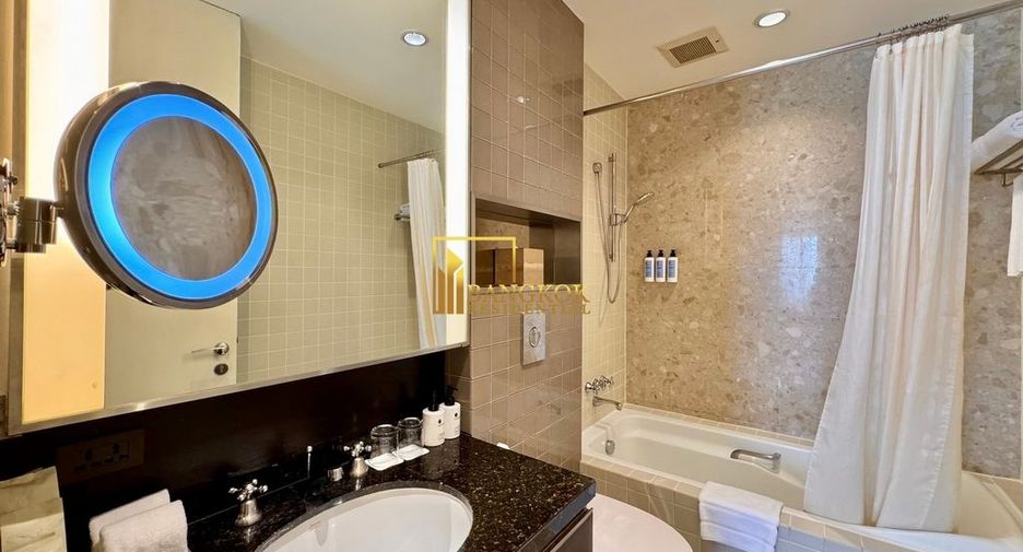 Apartamento con servicios en alquiler de 2 habitaciones en Khlong Toei, Bangkok