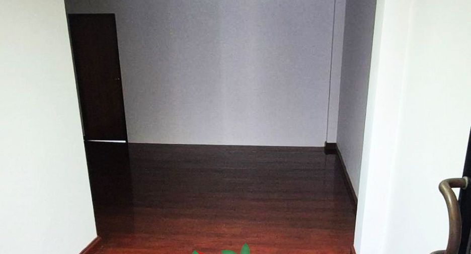 For sale 6 bedrooms retail Space in Phra Nakhon, Bangkok