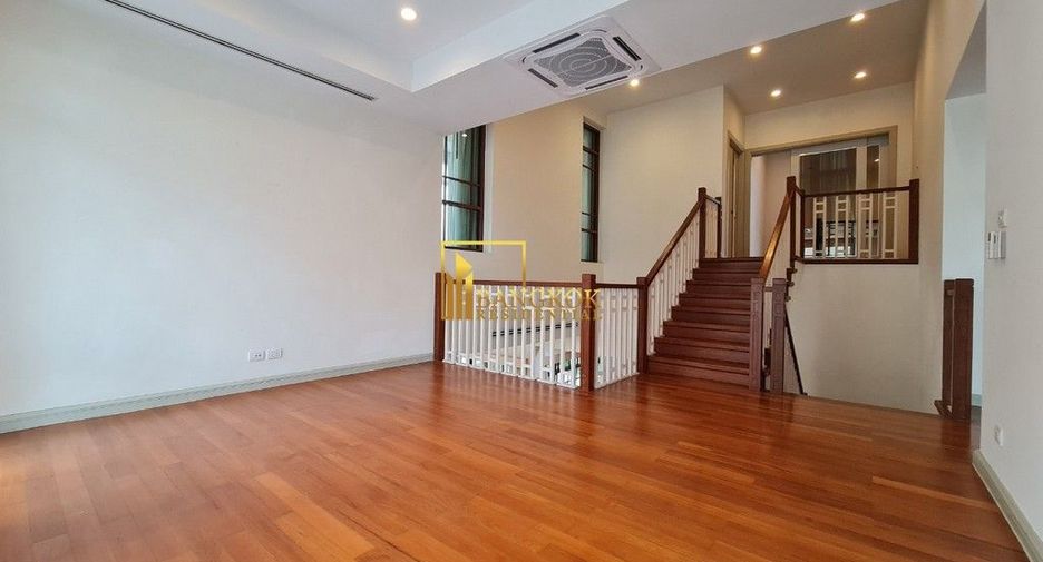 À louer 4 chambres villa à Watthana, Bangkok