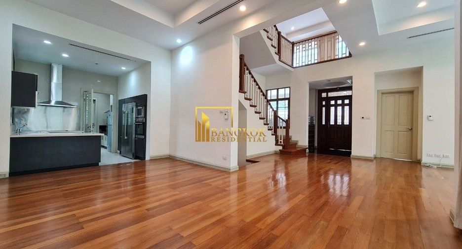 À louer 4 chambres villa à Watthana, Bangkok