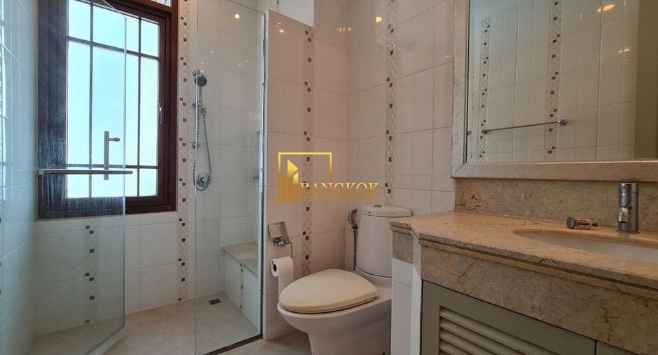 À louer 4 chambres villa à Watthana, Bangkok