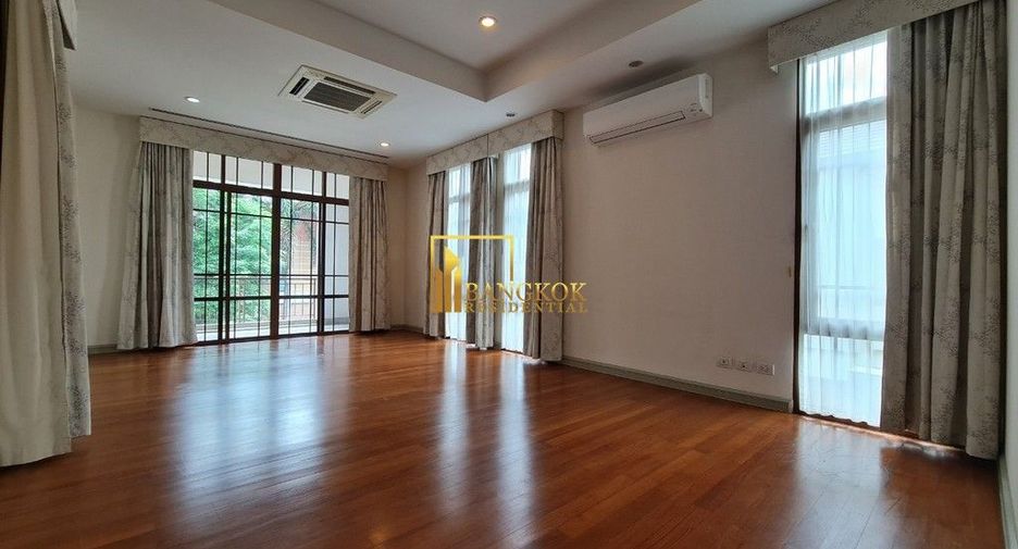 À louer 4 chambres villa à Watthana, Bangkok