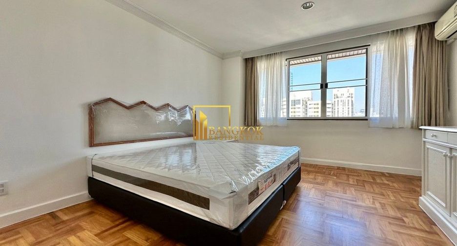 For rent 4 bedrooms apartment in Watthana, Bangkok