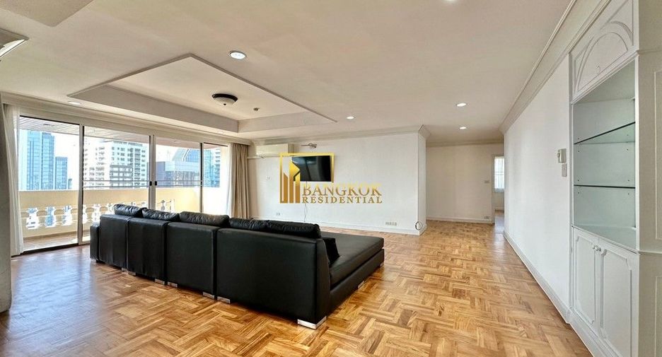 For rent 4 bedrooms apartment in Watthana, Bangkok