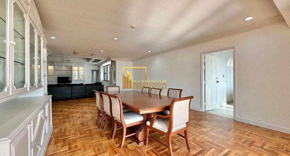 For rent 4 bedrooms apartment in Watthana, Bangkok