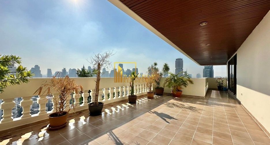 For rent 4 bedrooms apartment in Watthana, Bangkok