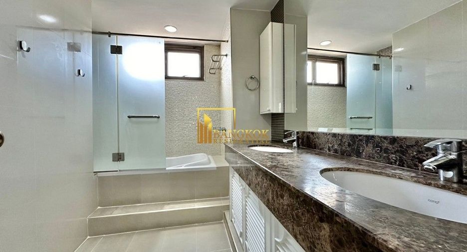For rent 4 bedrooms apartment in Watthana, Bangkok
