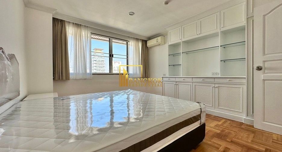 For rent 4 bedrooms apartment in Watthana, Bangkok