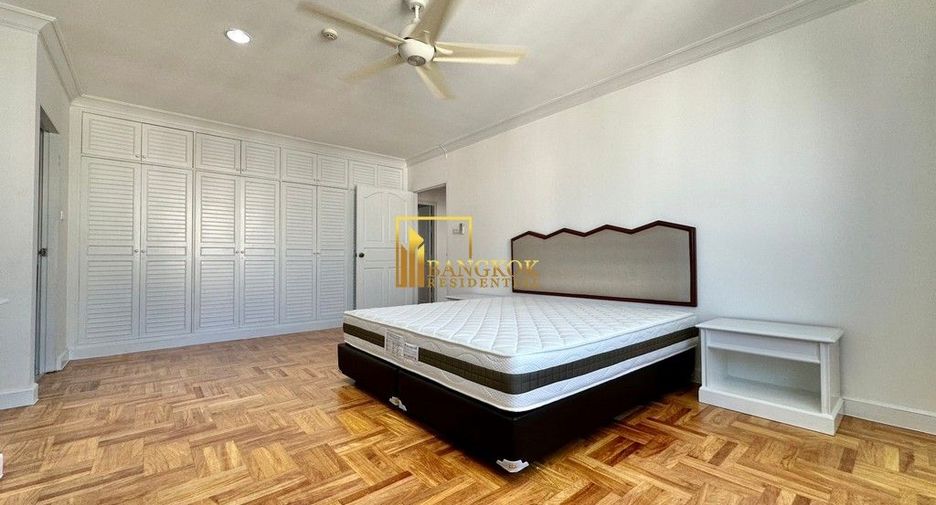 For rent 4 bedrooms apartment in Watthana, Bangkok