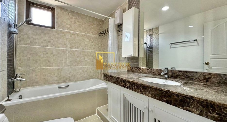 For rent 4 bedrooms apartment in Watthana, Bangkok
