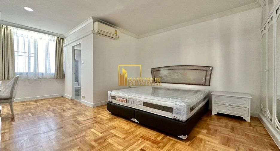 For rent 4 bedrooms apartment in Watthana, Bangkok