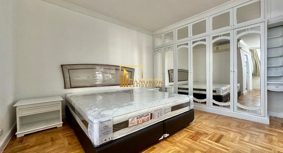 For rent 4 bedrooms apartment in Watthana, Bangkok