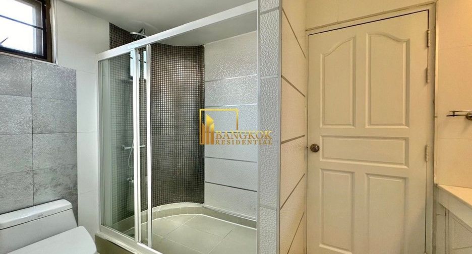 For rent 4 bedrooms apartment in Watthana, Bangkok