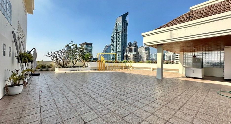 For rent 4 bedrooms apartment in Watthana, Bangkok