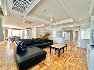 For rent 4 bedrooms apartment in Watthana, Bangkok