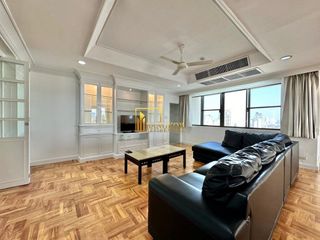 For rent 4 bedrooms apartment in Watthana, Bangkok