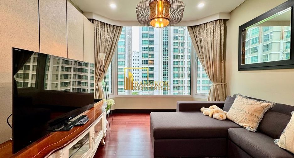 For rent 3 bedrooms condo in Pathum Wan, Bangkok