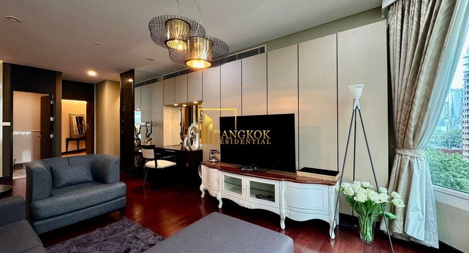 For rent 3 bedrooms condo in Pathum Wan, Bangkok