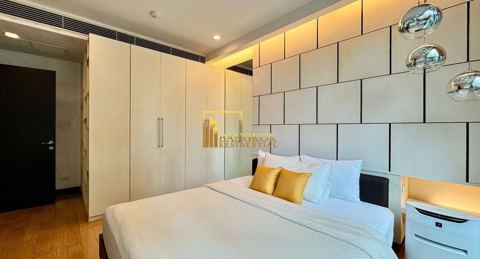 For rent 3 bedrooms condo in Pathum Wan, Bangkok
