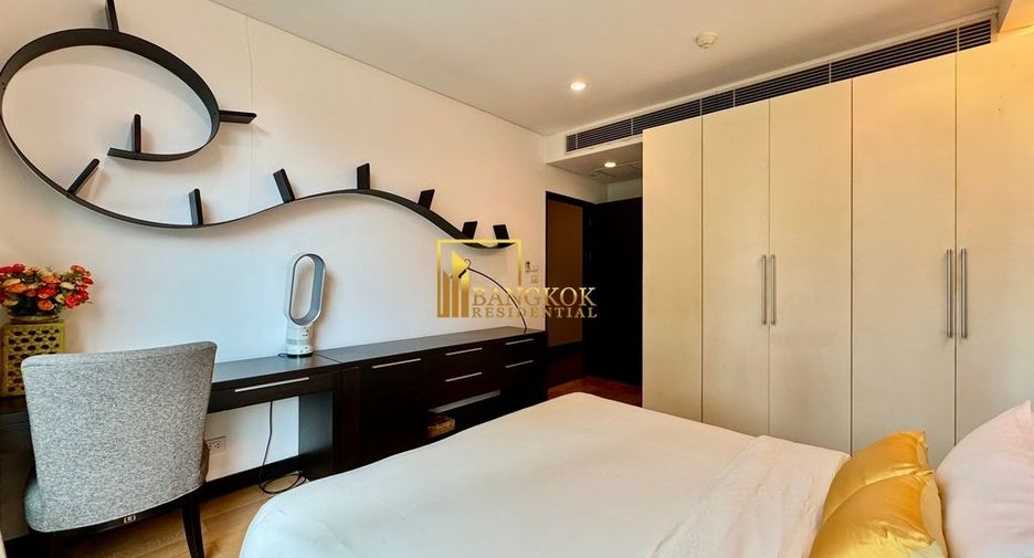 For rent 3 bedrooms condo in Pathum Wan, Bangkok