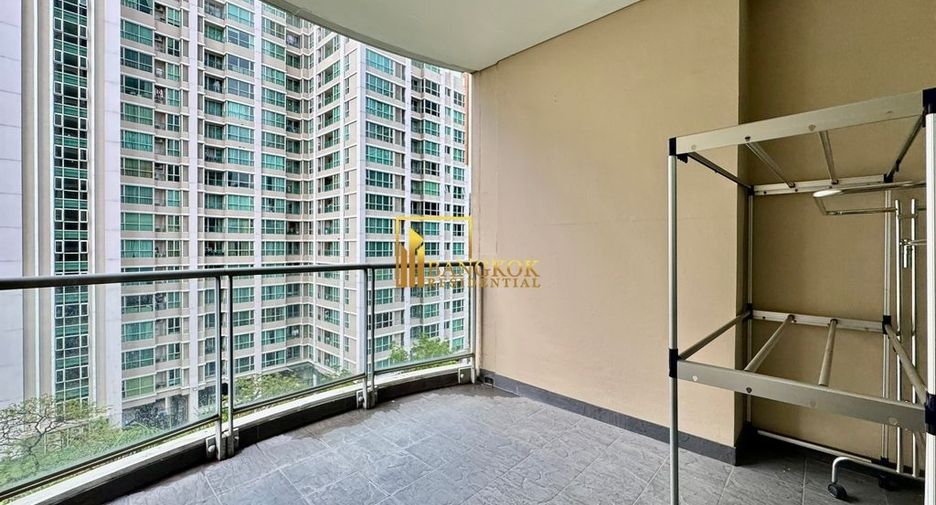 For rent 3 bedrooms condo in Pathum Wan, Bangkok
