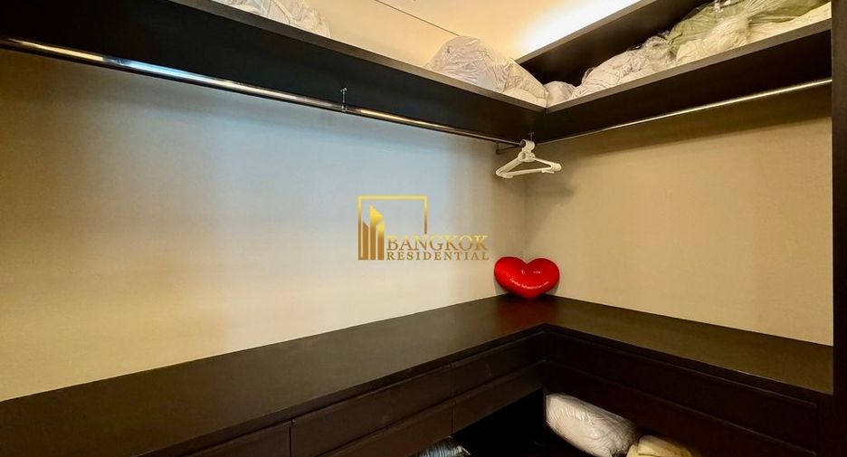 For rent 3 bedrooms condo in Pathum Wan, Bangkok