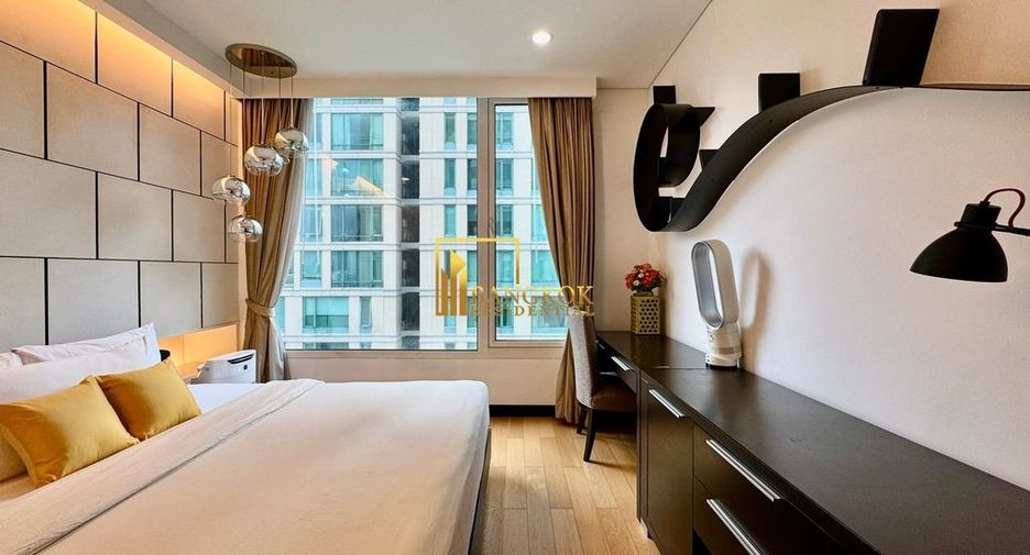 For rent 3 bedrooms condo in Pathum Wan, Bangkok