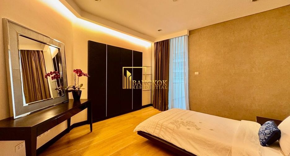 For rent 3 bedrooms condo in Pathum Wan, Bangkok