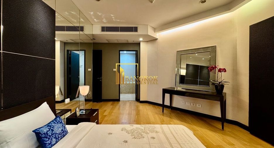 For rent 3 bedrooms condo in Pathum Wan, Bangkok