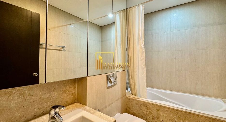 For rent 3 bedrooms condo in Pathum Wan, Bangkok