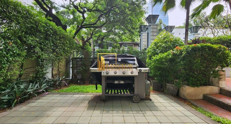 For rent 3 bedrooms condo in Pathum Wan, Bangkok