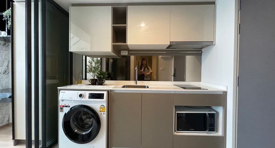 Wohnung zur Miete mit 1 Zimmer in Huai Khwang, Bangkok