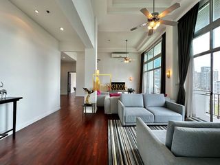 À louer 4 chambres appartement avec services à Sathon, Bangkok