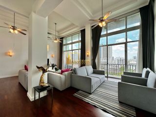 À louer 4 chambres appartement avec services à Sathon, Bangkok
