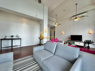 À louer 4 chambres appartement avec services à Sathon, Bangkok
