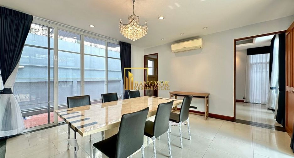 À louer 5 chambres villa à Watthana, Bangkok