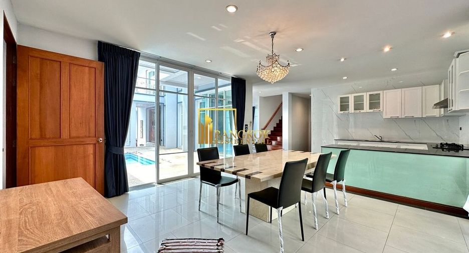 À louer 5 chambres villa à Watthana, Bangkok