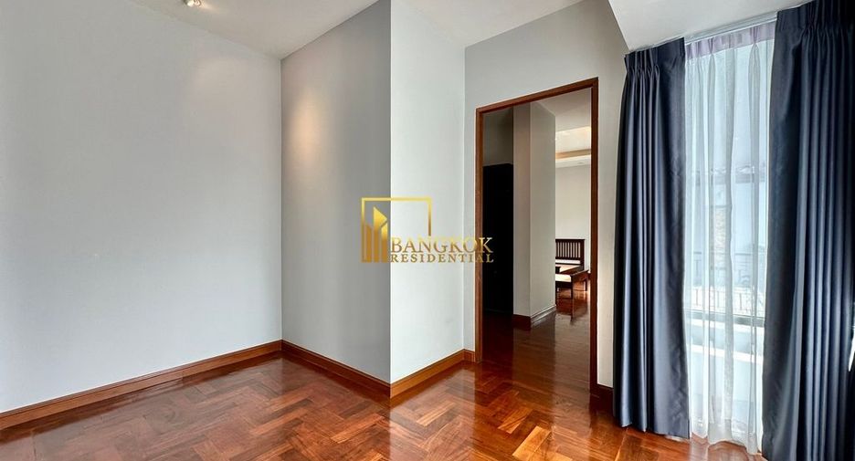À louer 5 chambres villa à Watthana, Bangkok