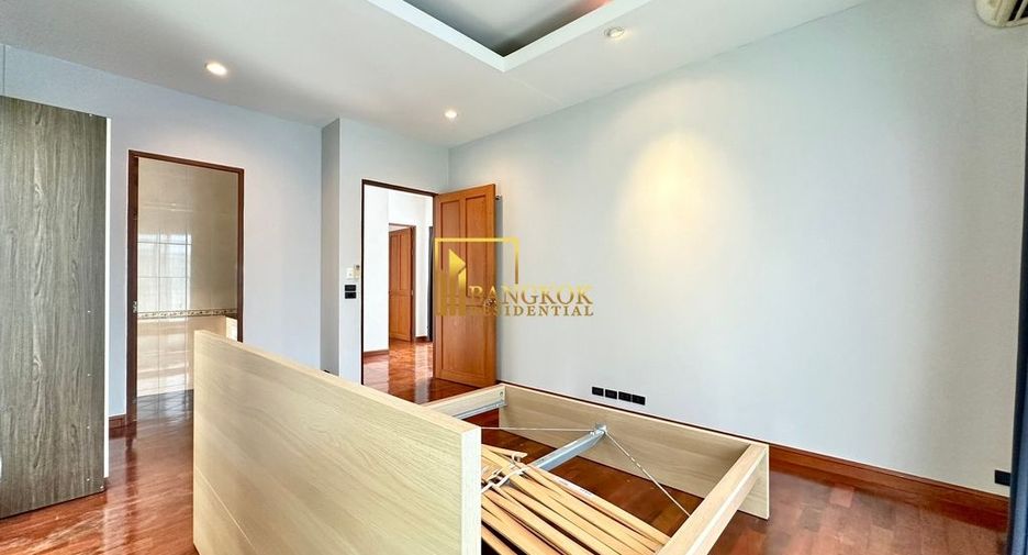 À louer 5 chambres villa à Watthana, Bangkok