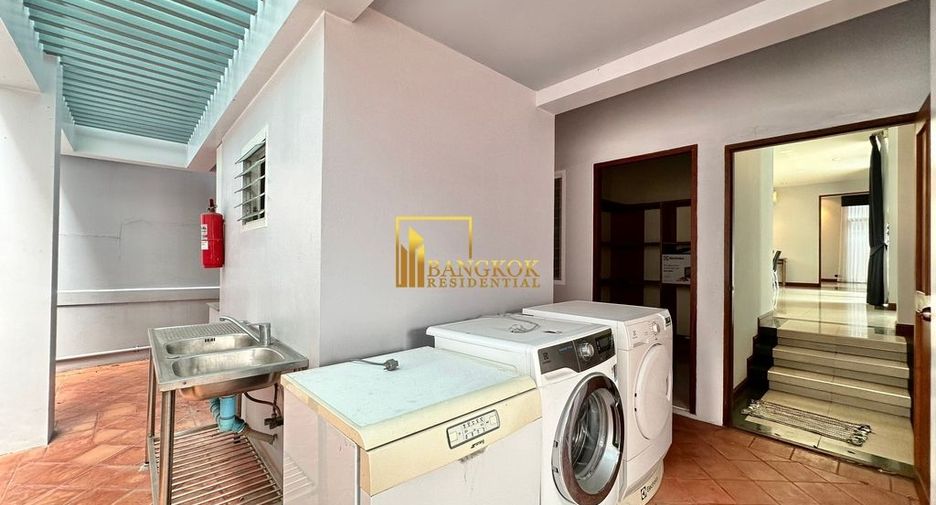 À louer 5 chambres villa à Watthana, Bangkok