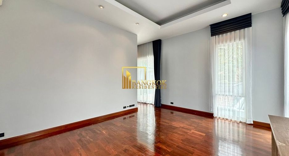 À louer 5 chambres villa à Watthana, Bangkok