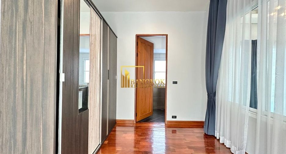 À louer 5 chambres villa à Watthana, Bangkok