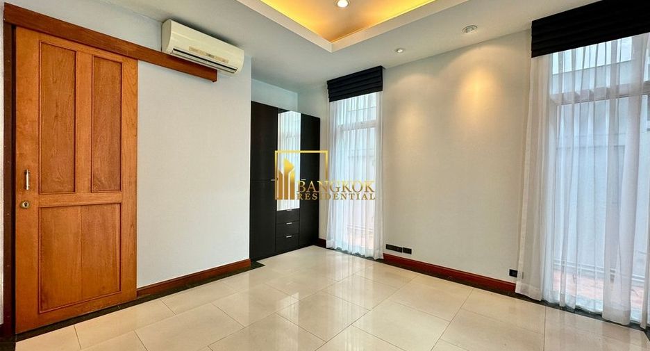 À louer 5 chambres villa à Watthana, Bangkok