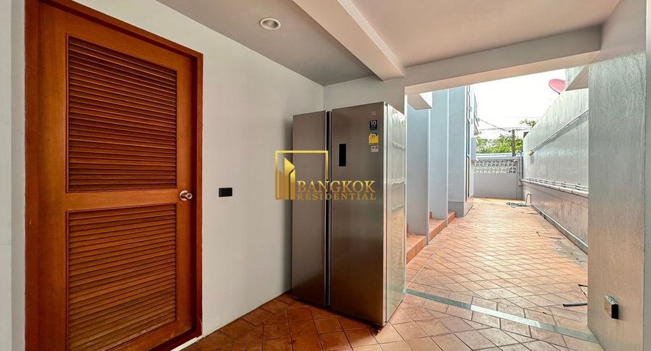 À louer 5 chambres villa à Watthana, Bangkok