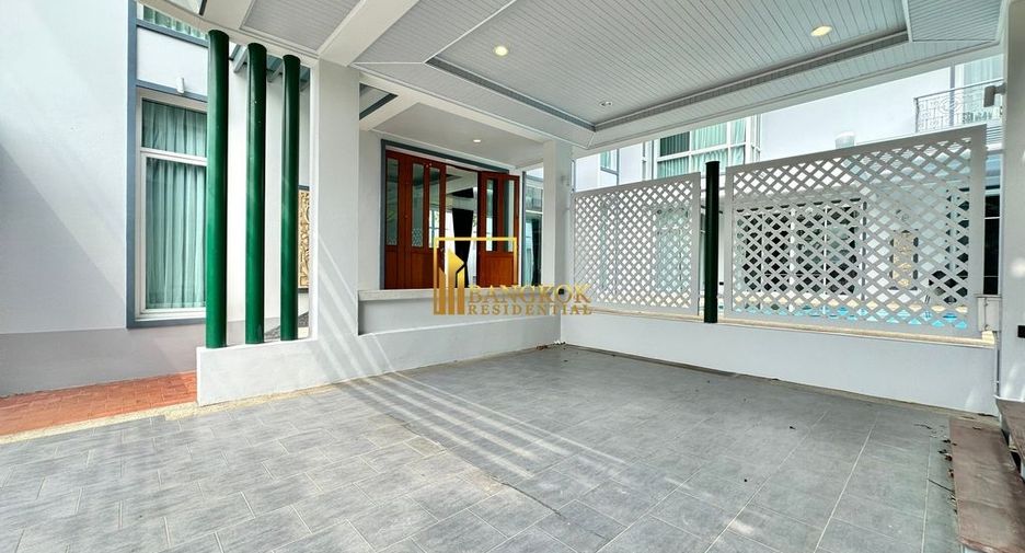 À louer 5 chambres villa à Watthana, Bangkok