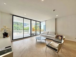 For rent 4 bedrooms apartment in Watthana, Bangkok